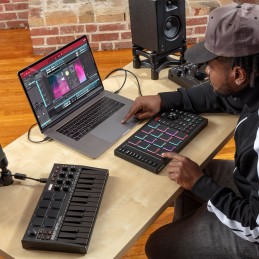 Akai Professional MPC Studio 2