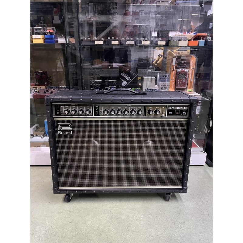 ROLAND JC-120 JAZZ CHORUS