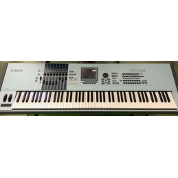 YAMAHA MOTIF XS8...